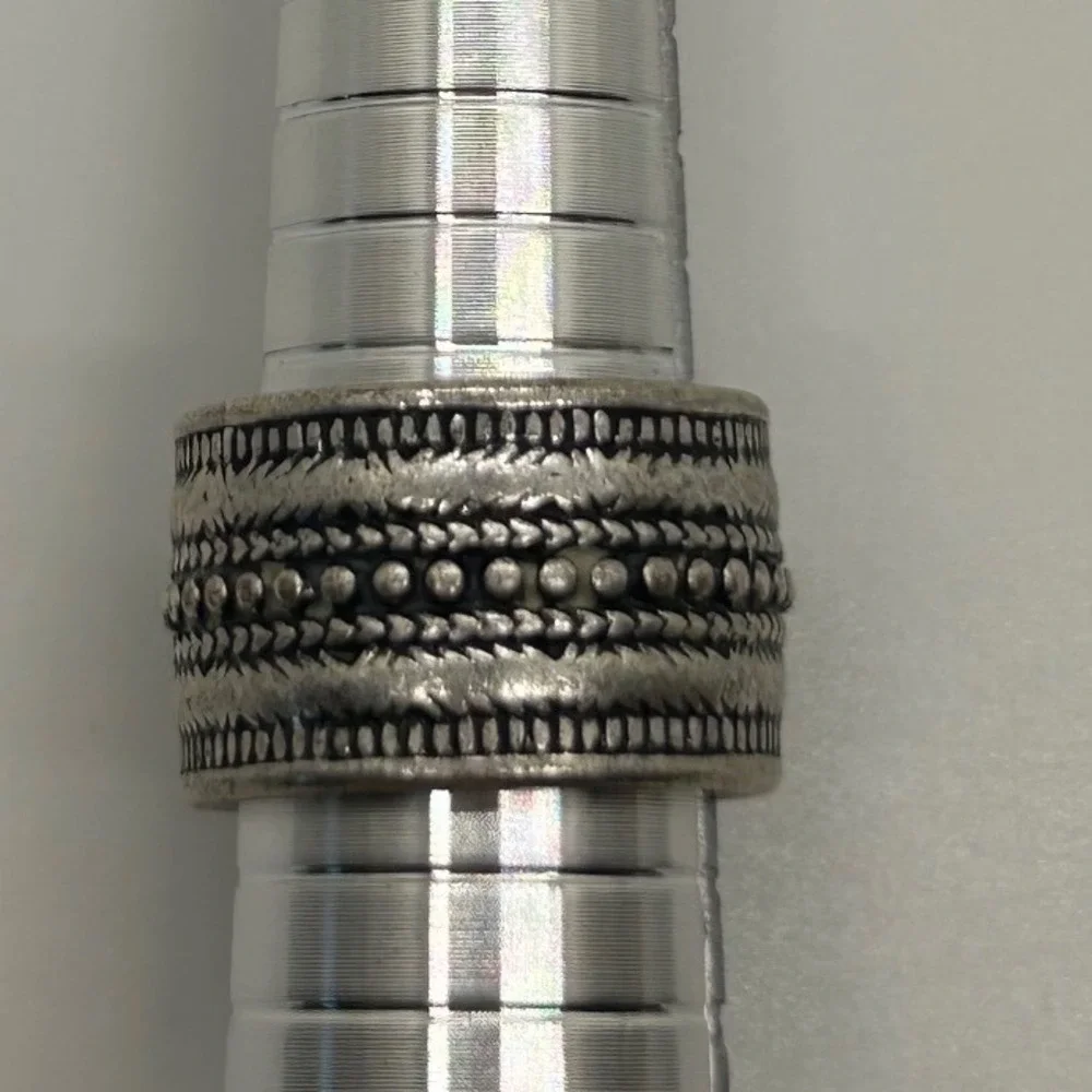 Vintage Style Boho Wide Band Ring Antique Silver Tone Textured Size 7.5